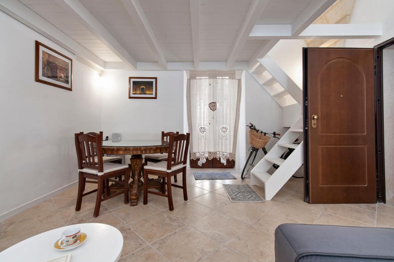 Mesagnesi 6 - Loft Centro Storico Sit Lecce Exterior photo